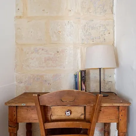 Cosy Hideaway * Floriana