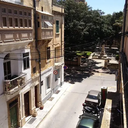 Cosy Hideaway بيت للعطل *